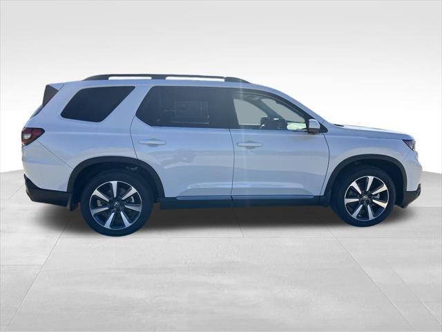 new 2025 Honda Pilot car, priced at $54,930