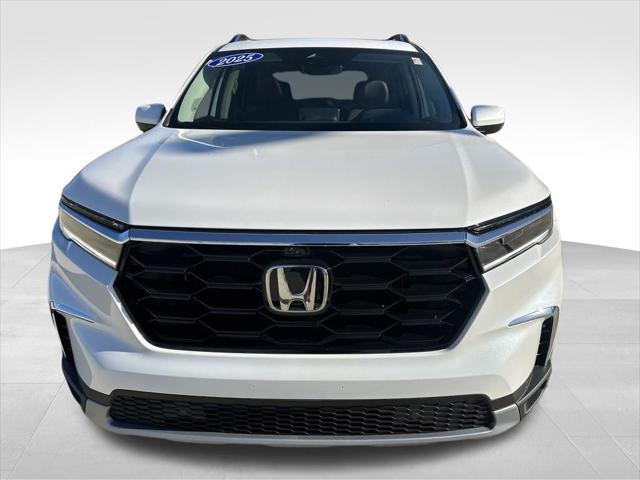 new 2025 Honda Pilot car, priced at $54,930