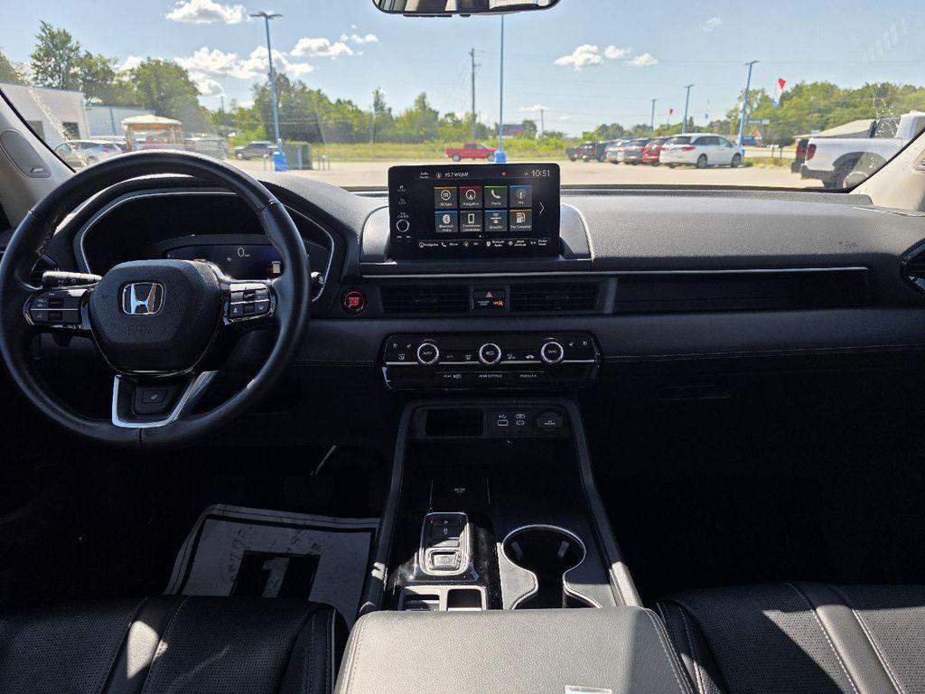 used 2023 Honda Pilot car, priced at $42,900