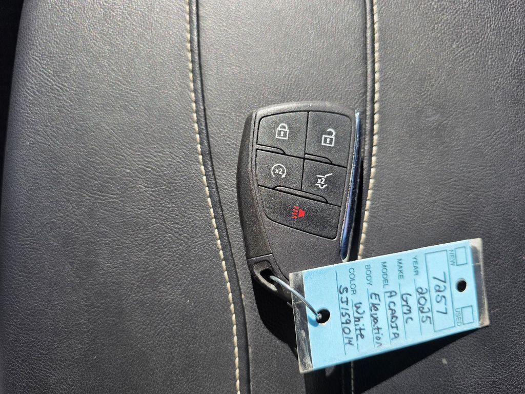 used 2025 GMC Acadia car, priced at $35,170