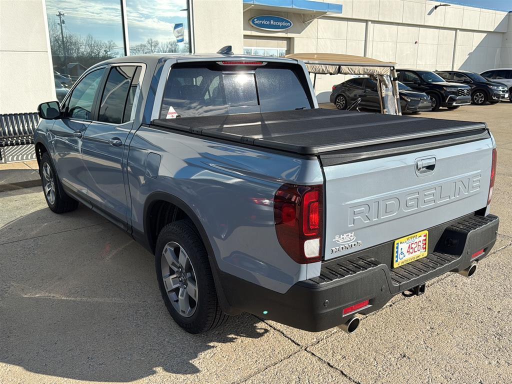 used 2025 Honda Ridgeline car, priced at $39,900