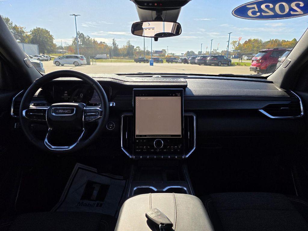 used 2025 GMC Acadia car, priced at $34,800