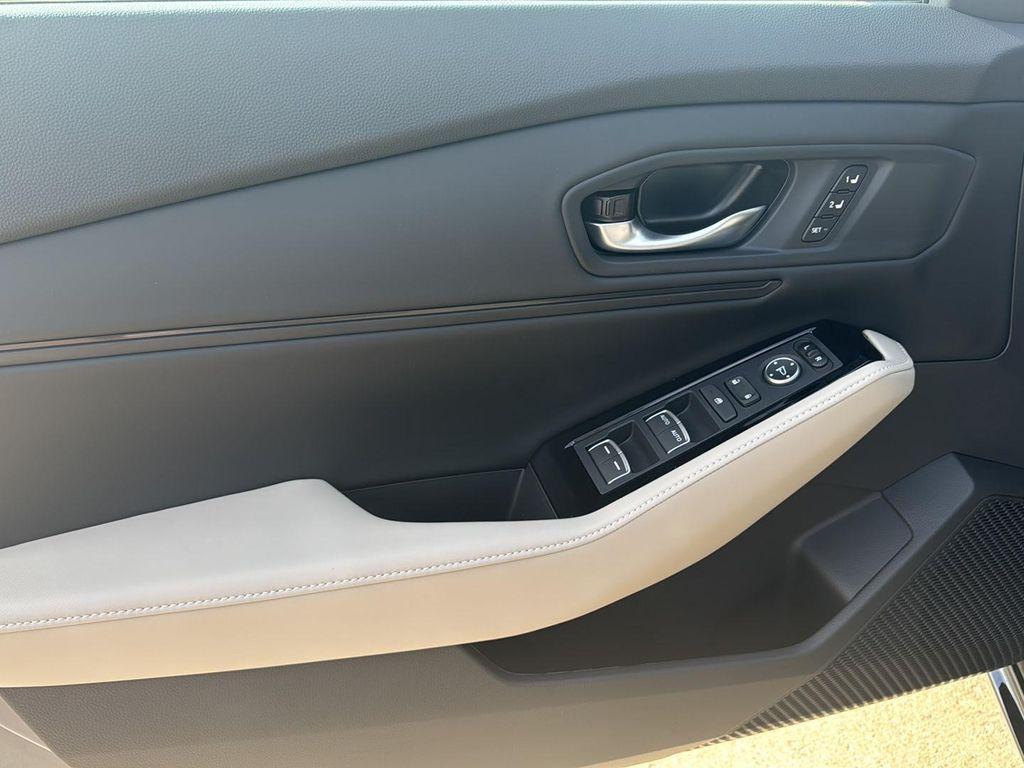 new 2025 Honda Accord Hybrid car, priced at $38,484