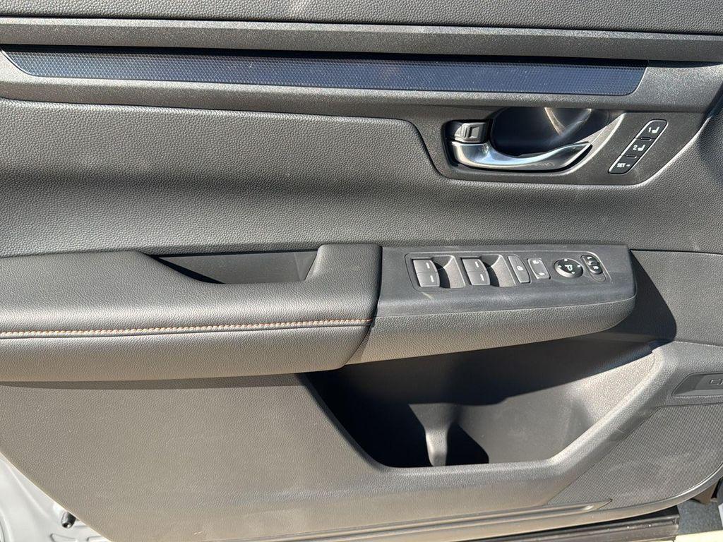 new 2026 Honda CR-V Hybrid car, priced at $41,675