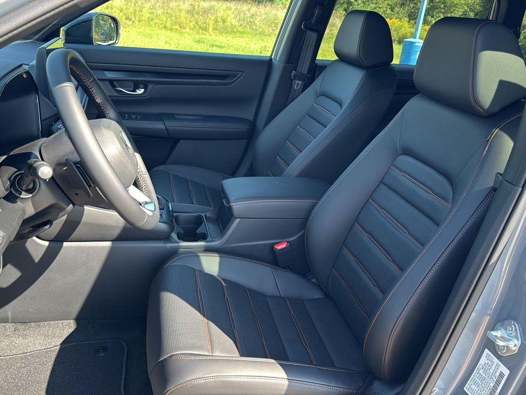 new 2026 Honda CR-V Hybrid car, priced at $41,675