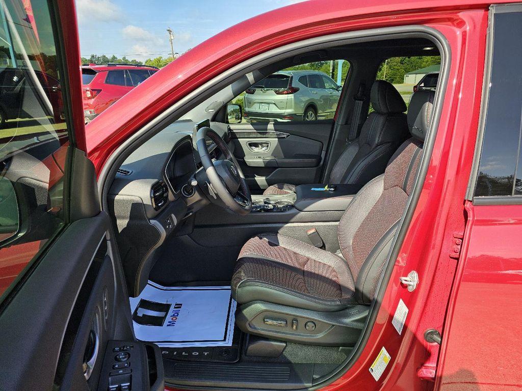 used 2025 Honda Pilot car, priced at $54,754