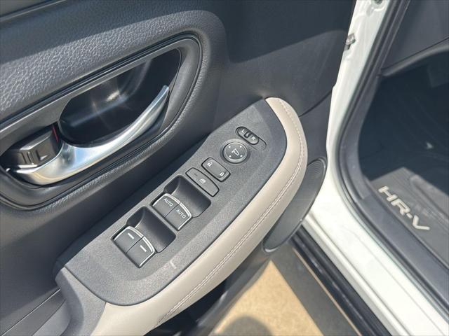 new 2025 Honda HR-V car, priced at $32,850