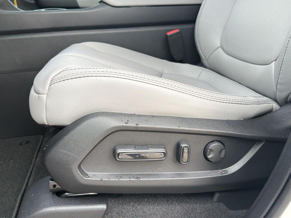 new 2025 Honda Pilot car, priced at $48,379