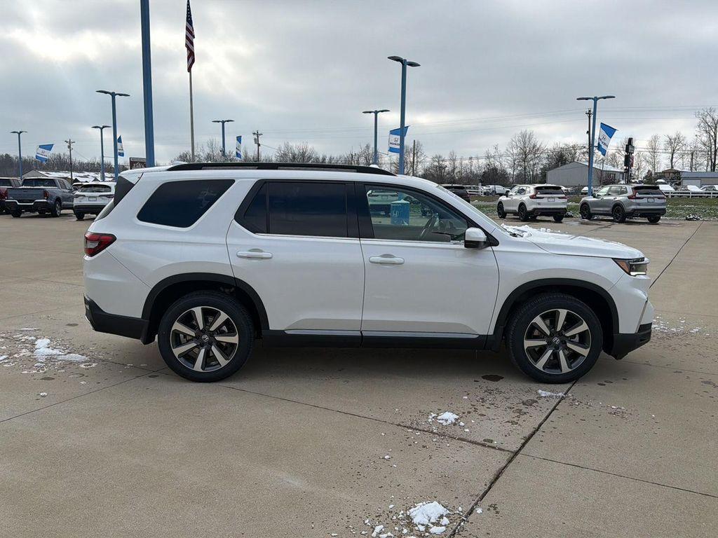 new 2025 Honda Pilot car, priced at $48,379