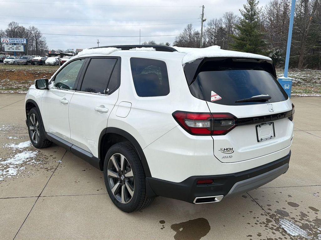 new 2025 Honda Pilot car, priced at $48,379