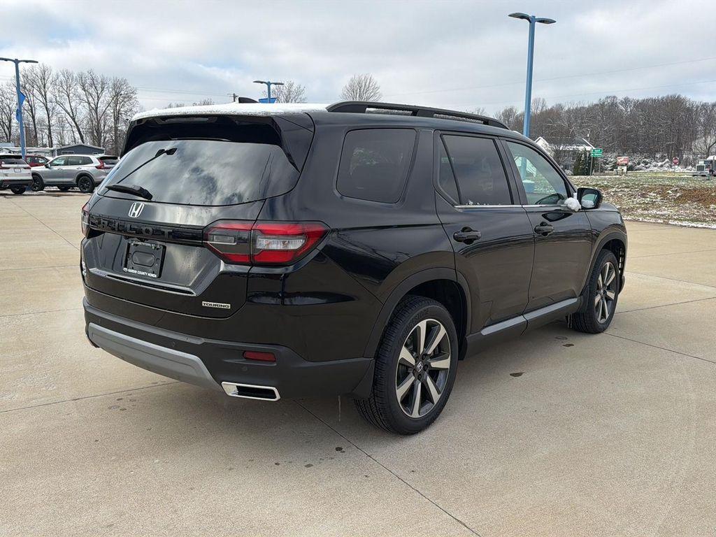 new 2025 Honda Pilot car, priced at $48,375