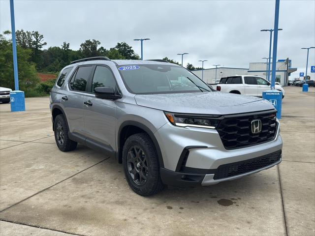 new 2025 Honda Pilot car, priced at $51,330