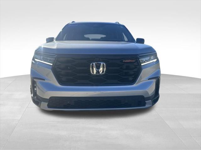 new 2025 Honda Pilot car, priced at $50,795