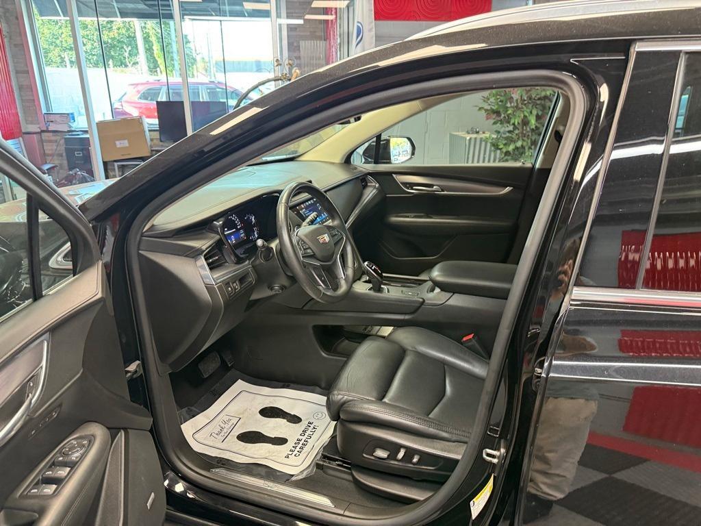 used 2017 Cadillac XT5 car, priced at $17,986