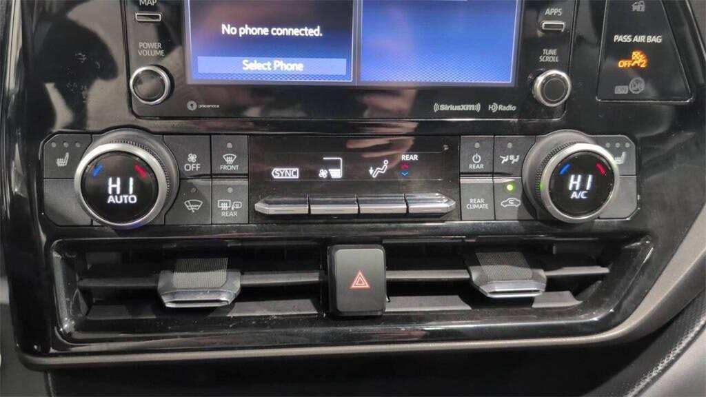 used 2022 Toyota Highlander car, priced at $32,681