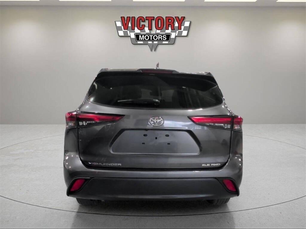 used 2022 Toyota Highlander car, priced at $32,681