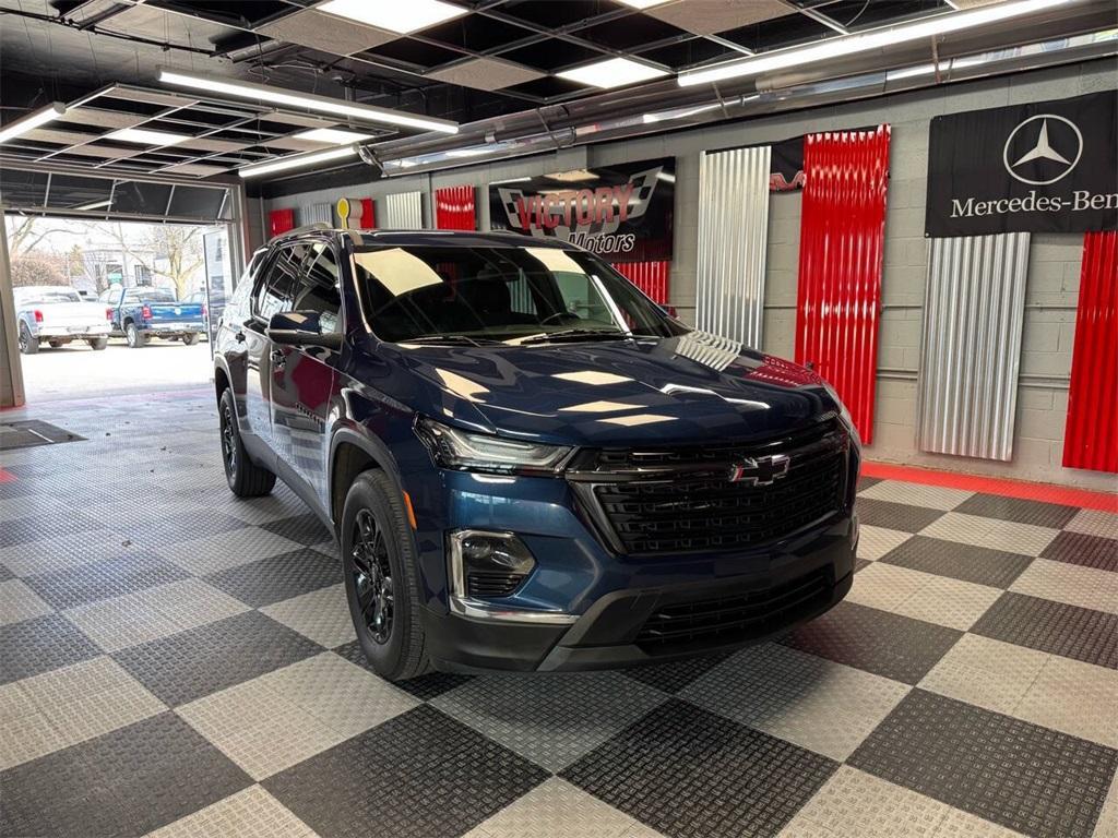 used 2022 Chevrolet Traverse car, priced at $28,201
