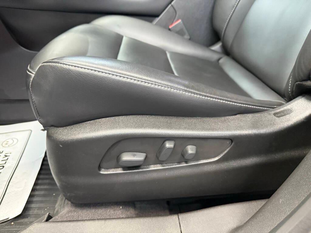 used 2024 Cadillac XT4 car, priced at $32,681