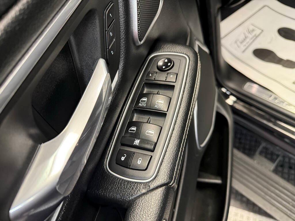 used 2020 Ram 1500 car, priced at $31,124