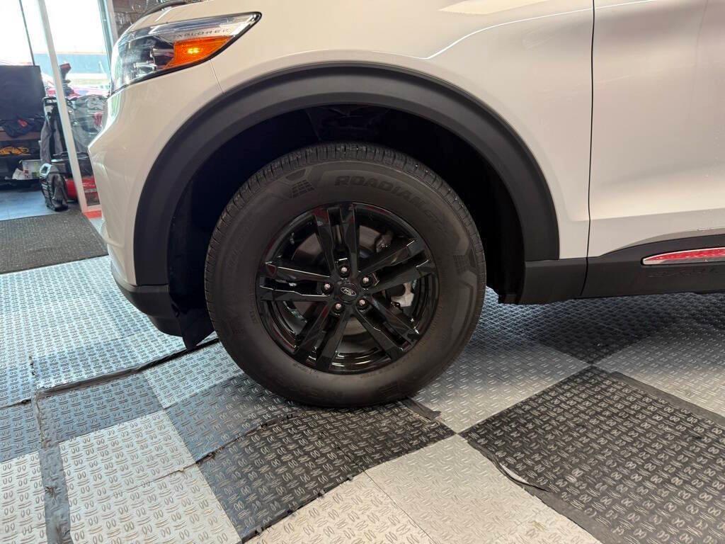 used 2022 Ford Explorer car, priced at $27,684