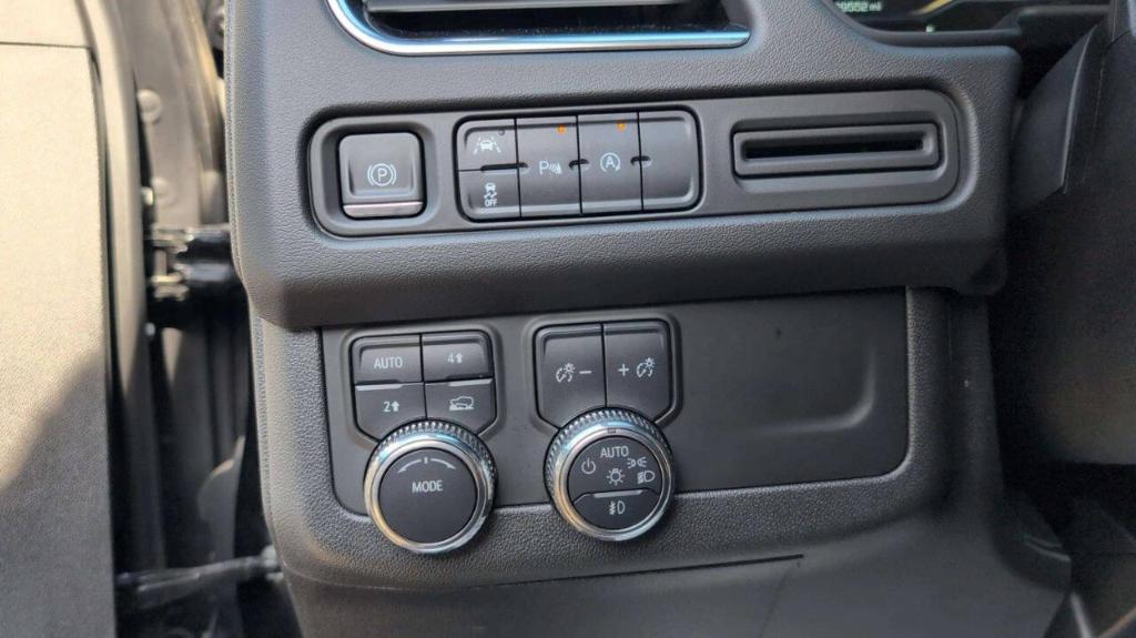 used 2024 GMC Yukon XL car