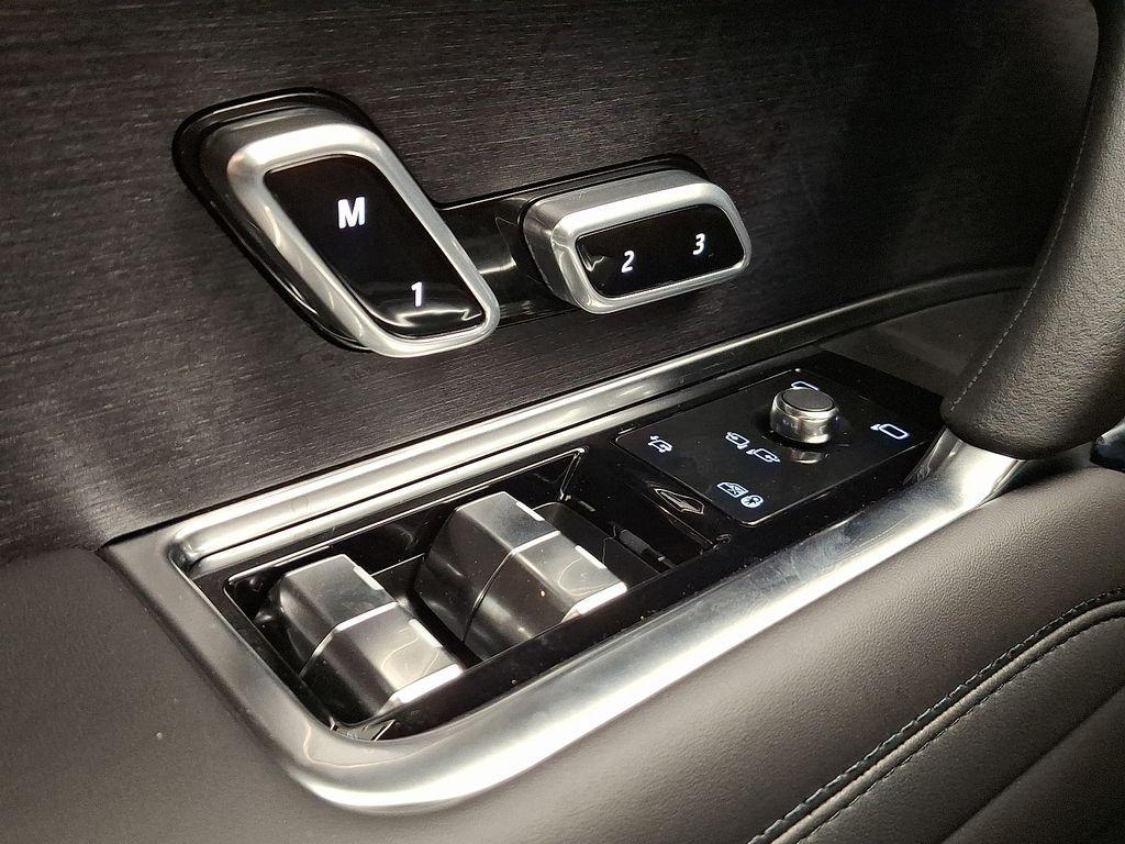 new 2025 Land Rover Range Rover car, priced at $146,195