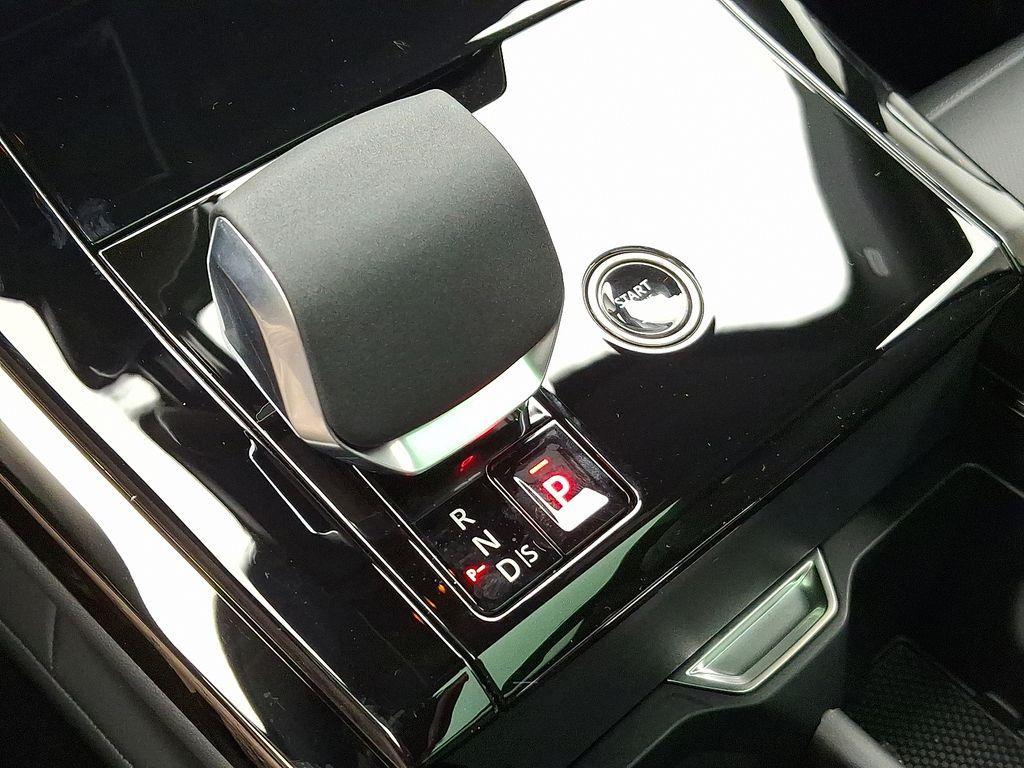 new 2025 Land Rover Range Rover Sport car, priced at $94,615