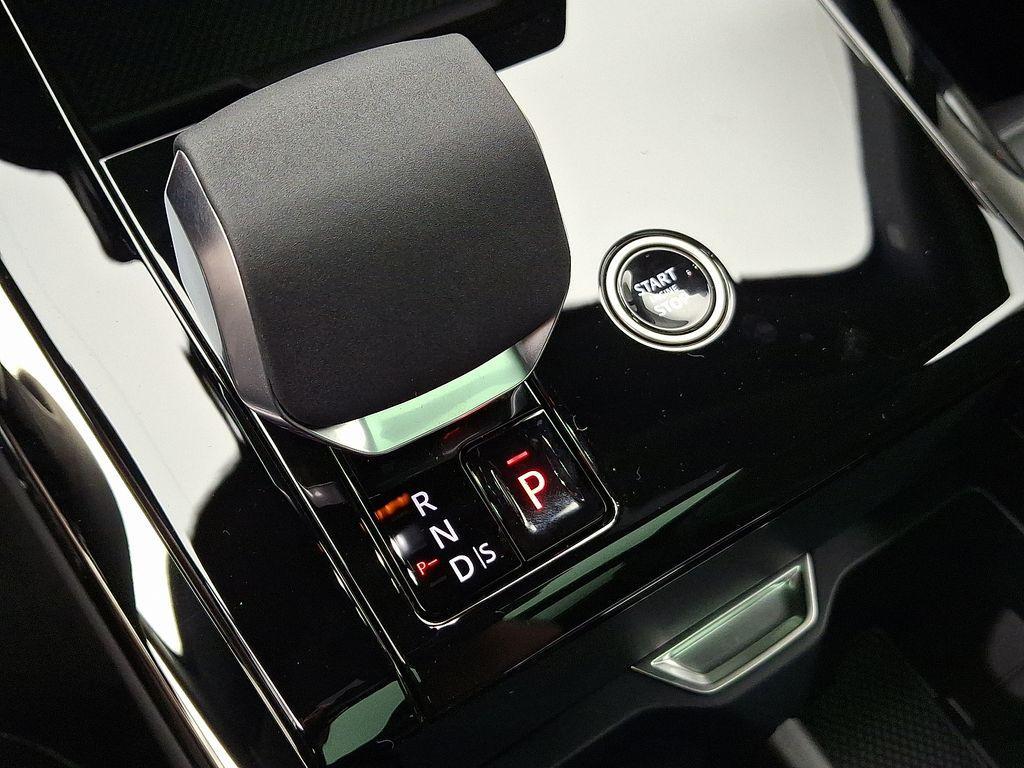 new 2025 Land Rover Range Rover Sport car, priced at $94,710