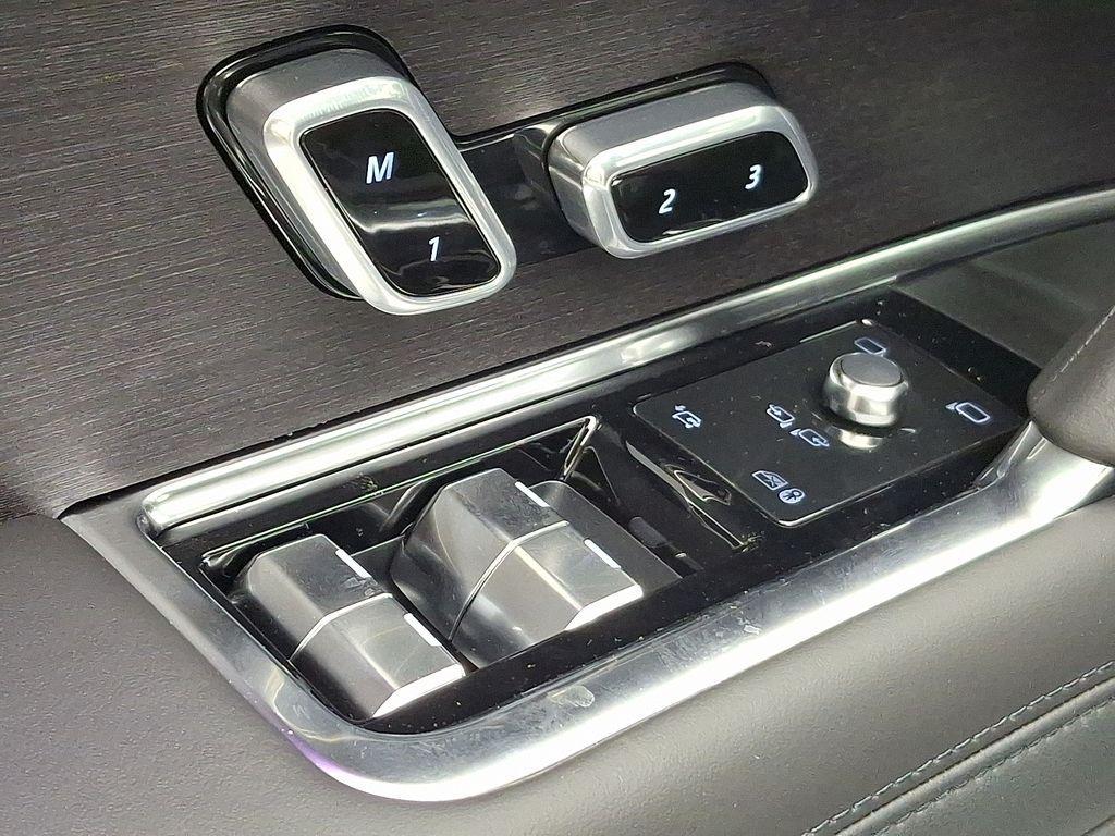 new 2025 Land Rover Range Rover car, priced at $133,605
