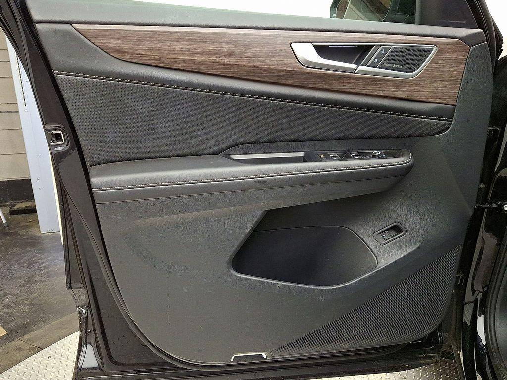 used 2024 Volkswagen Atlas car, priced at $46,421