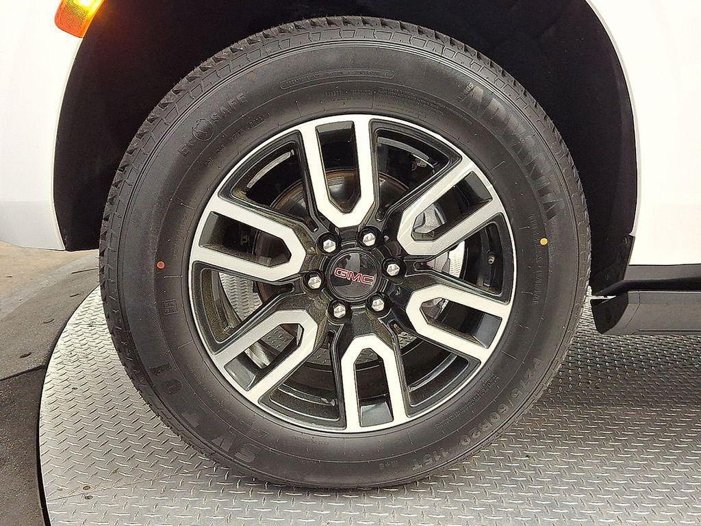 used 2022 GMC Yukon XL car, priced at $57,677