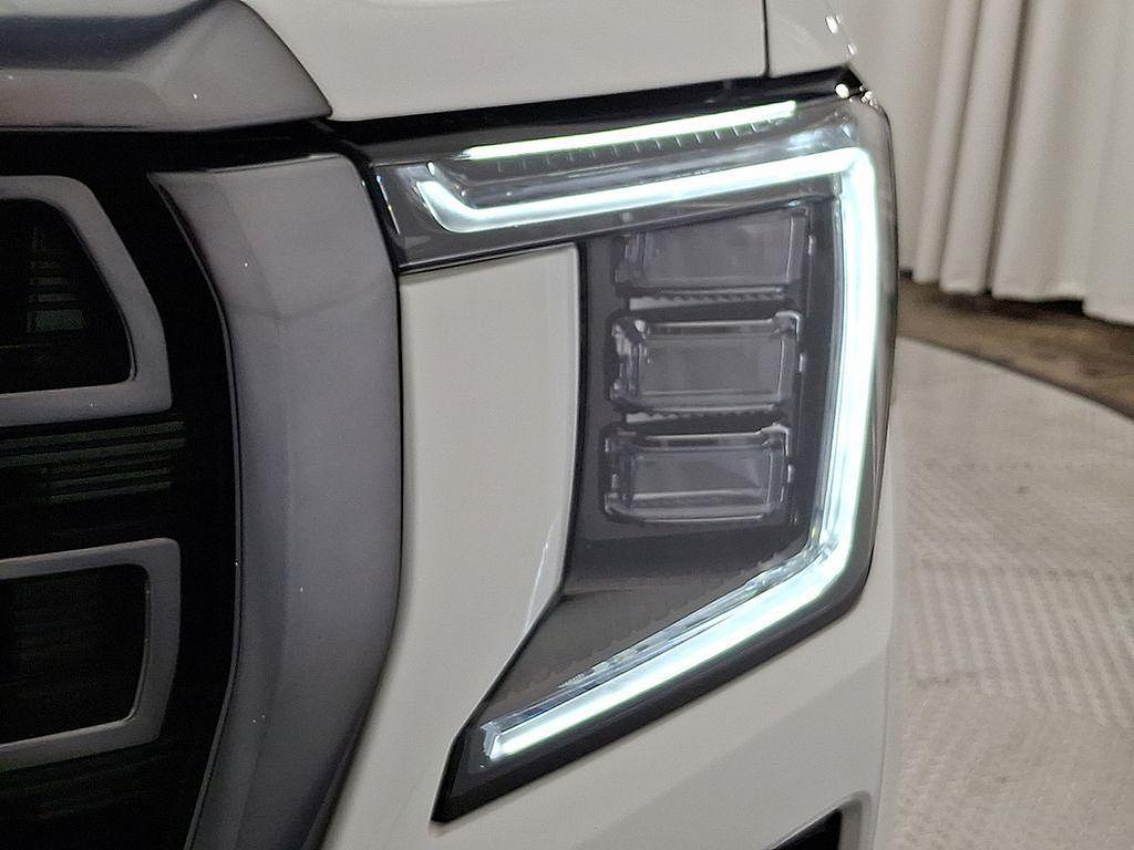 used 2022 GMC Yukon XL car, priced at $57,677
