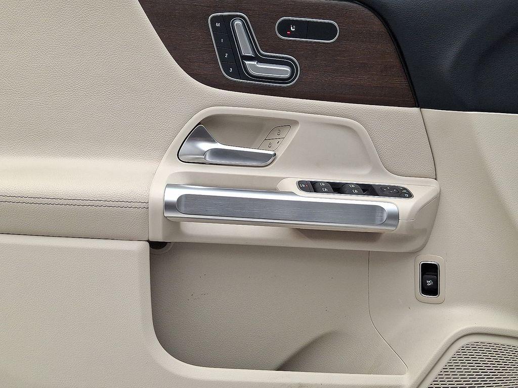 used 2020 Mercedes-Benz GLB 250 car, priced at $24,767