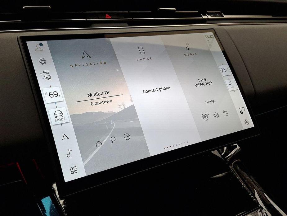 new 2025 Land Rover Range Rover Sport car, priced at $187,725