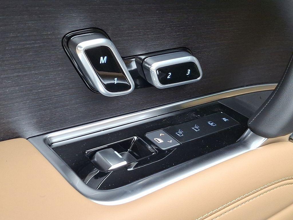 new 2025 Land Rover Range Rover car, priced at $155,755