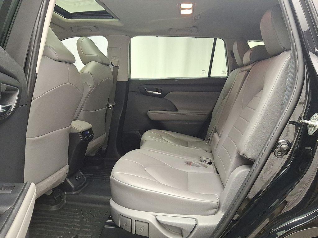 used 2020 Toyota Highlander car, priced at $22,354
