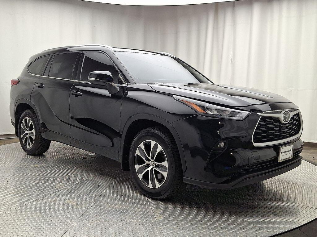 used 2020 Toyota Highlander car, priced at $22,354