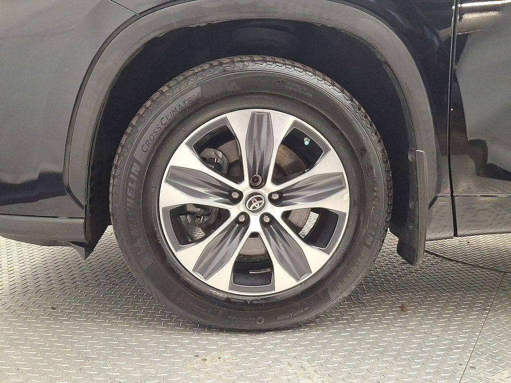 used 2020 Toyota Highlander car, priced at $22,354