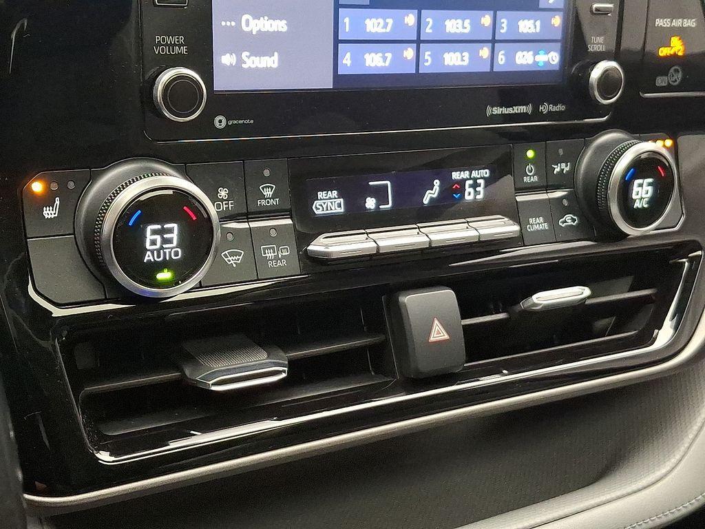 used 2020 Toyota Highlander car, priced at $22,354