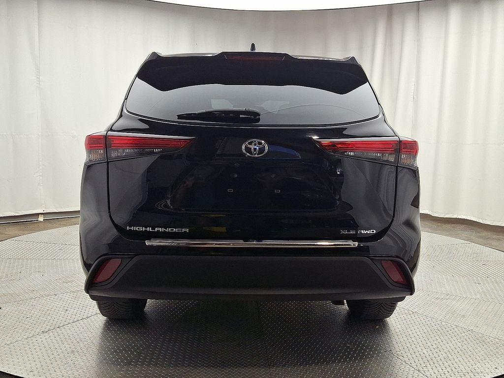 used 2020 Toyota Highlander car, priced at $22,354