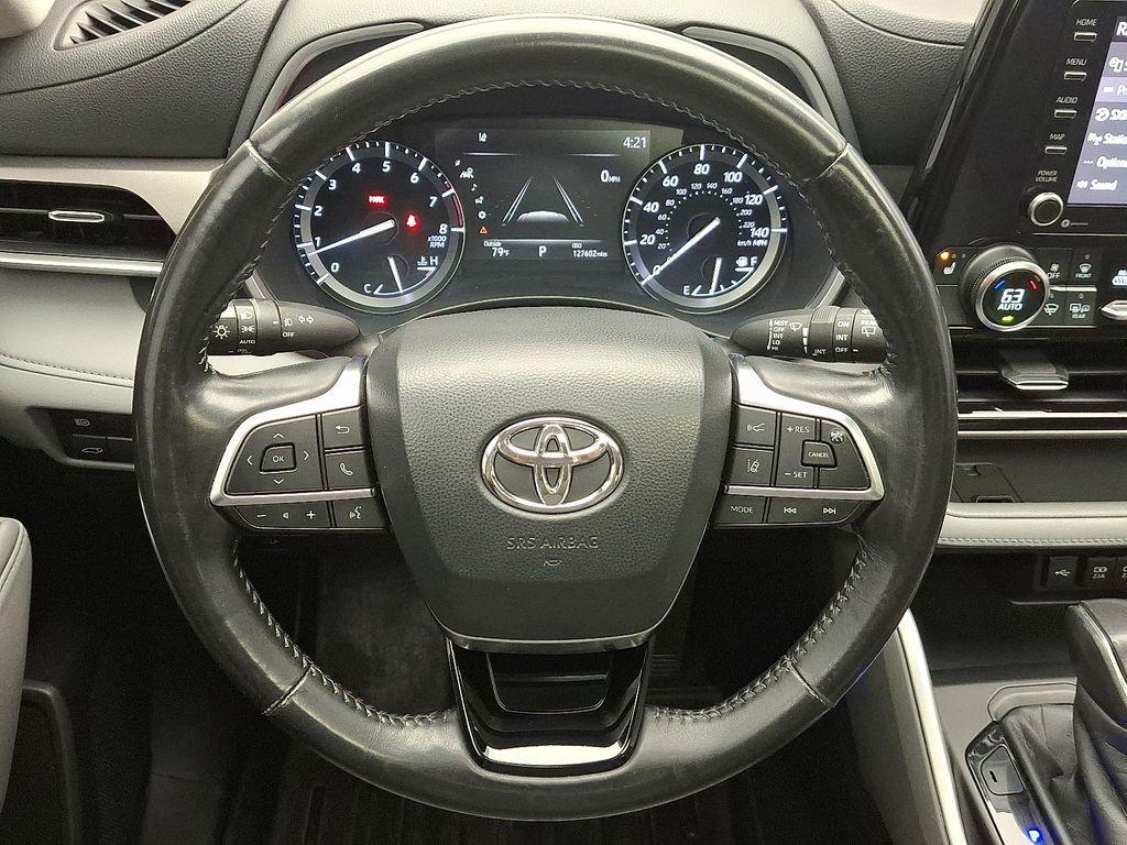 used 2020 Toyota Highlander car, priced at $22,354
