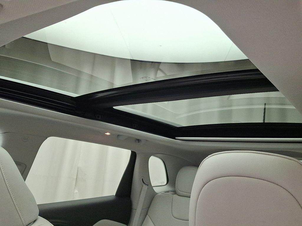 used 2020 Jeep Cherokee car, priced at $17,989