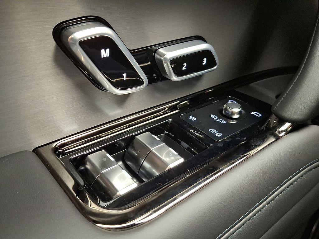 new 2025 Land Rover Range Rover Sport car, priced at $118,630