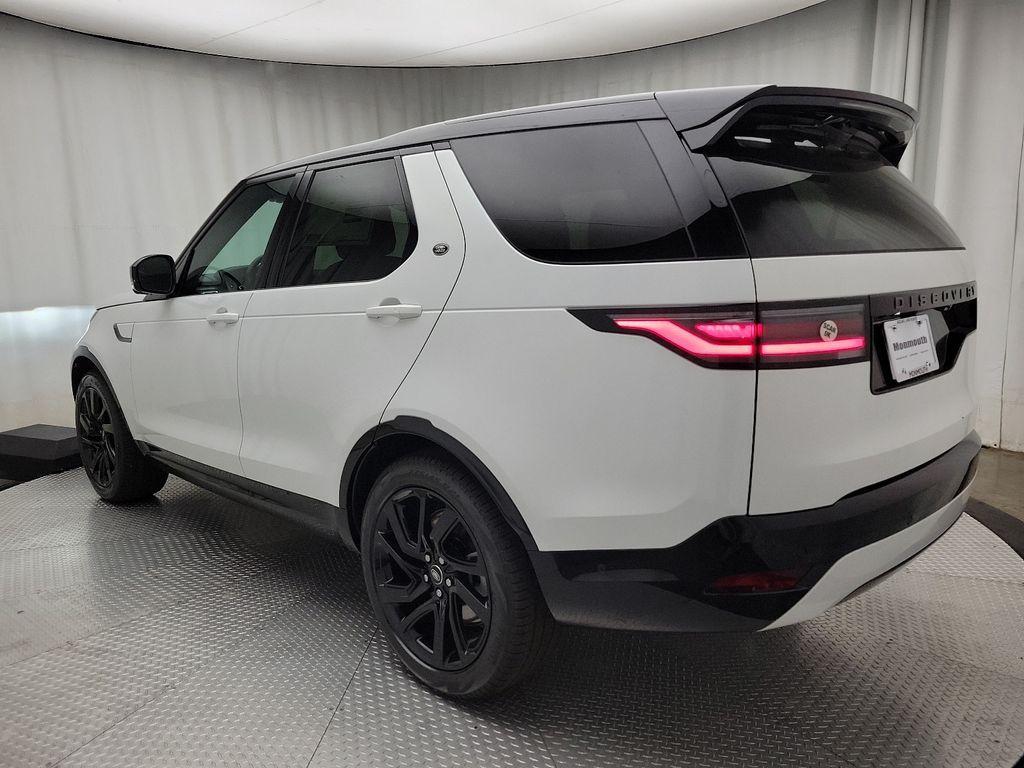 new 2024 Land Rover Discovery car