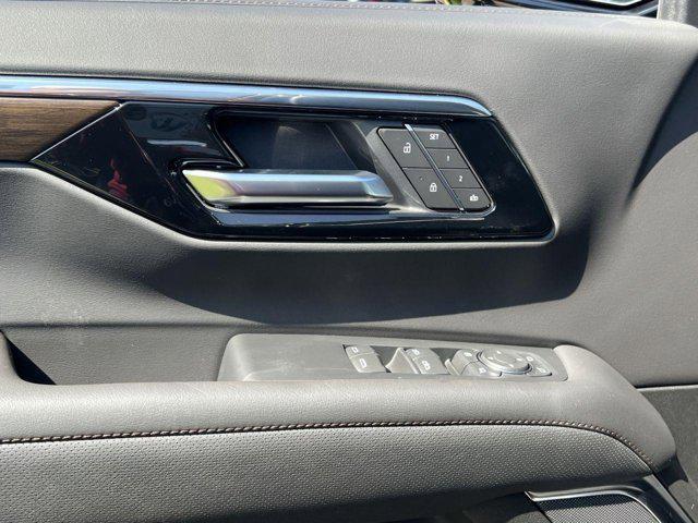 new 2025 Chevrolet Suburban car, priced at $91,990