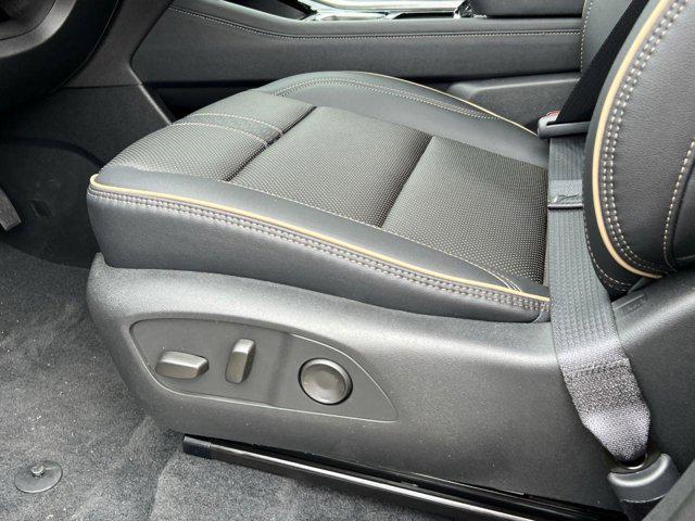 new 2025 Chevrolet Traverse car, priced at $53,627