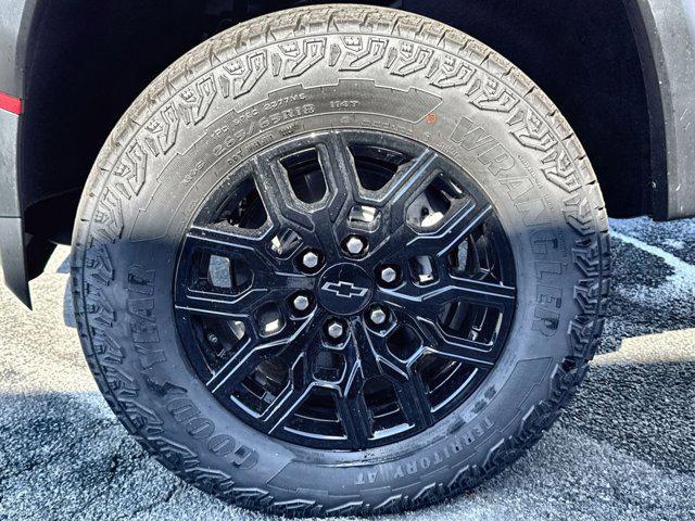 new 2025 Chevrolet Colorado car, priced at $41,325