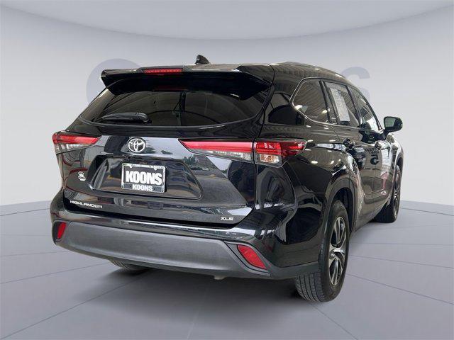 used 2022 Toyota Highlander car, priced at $30,000