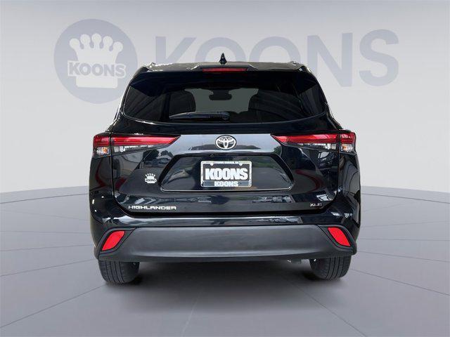 used 2022 Toyota Highlander car, priced at $30,000
