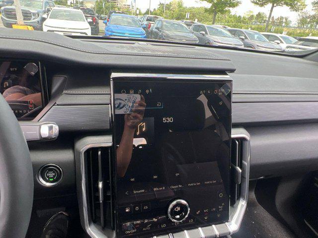 new 2025 GMC Acadia car, priced at $43,728